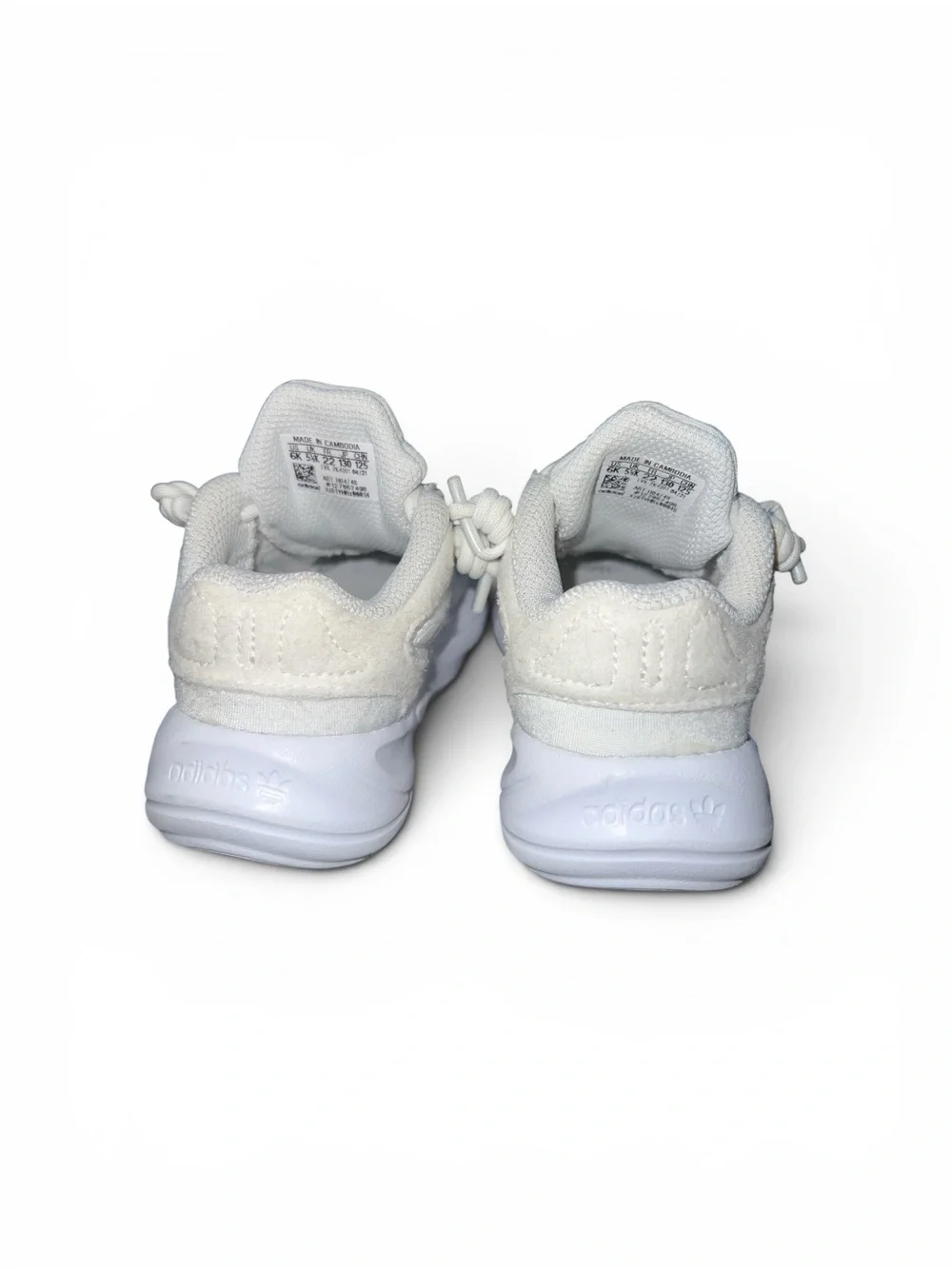 Adidas Ozelia Child Size 6C Triple White